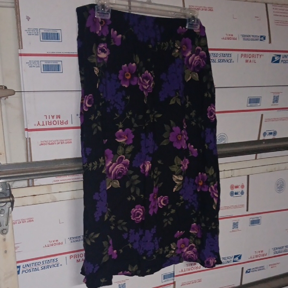 Blair Size L Floral Black and Purple Women's Skirt (SKU 520) - Picture 1 of 1